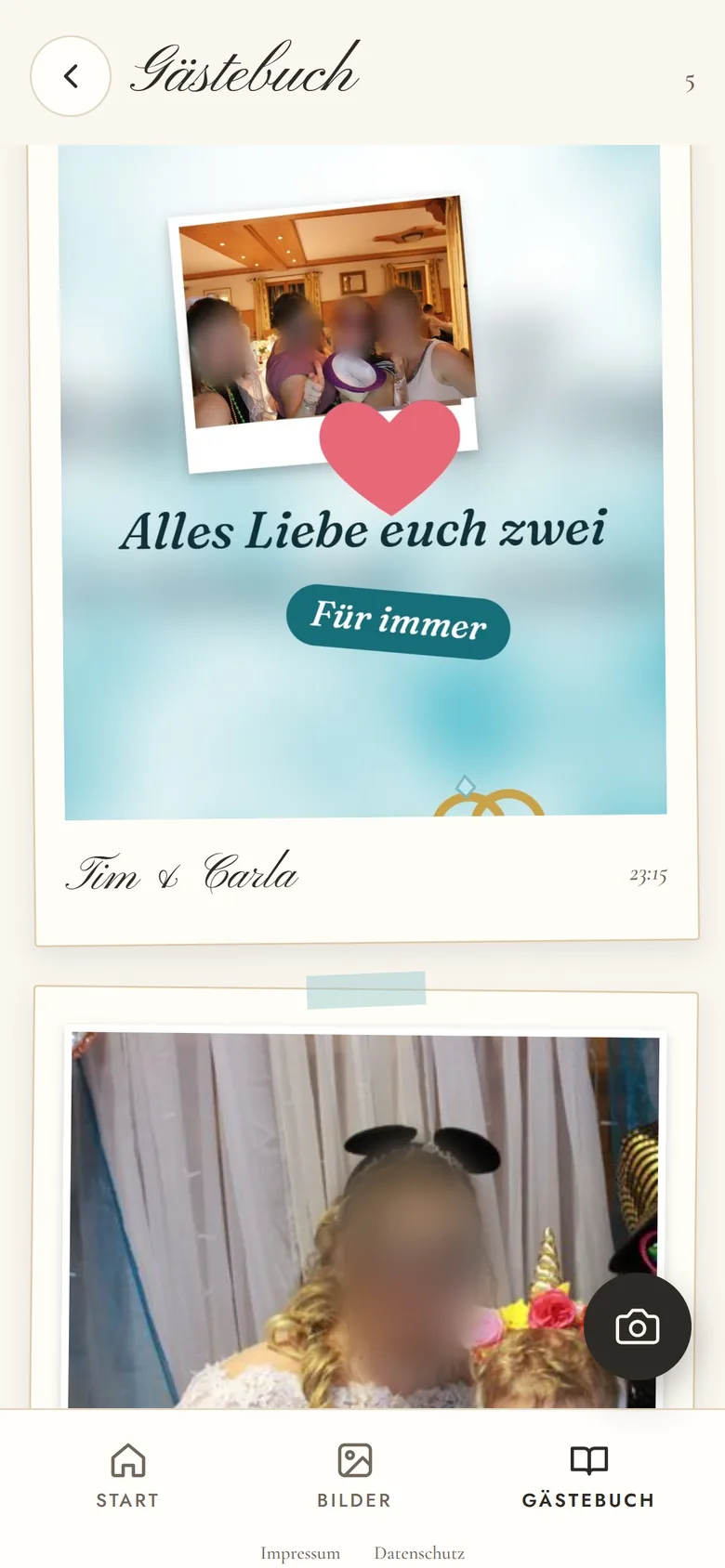 Gästebuch im Stil Papier mit einer gestalteten Seite und einem Eintrag mit Foto.