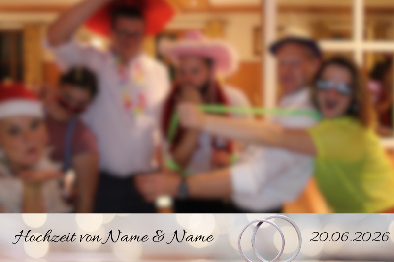 Hochzeit-Layout „Ringe im Bokeh" als Einzelbild